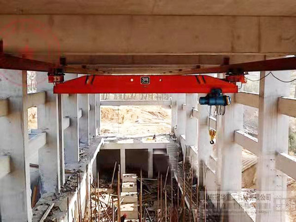 Double girder crane