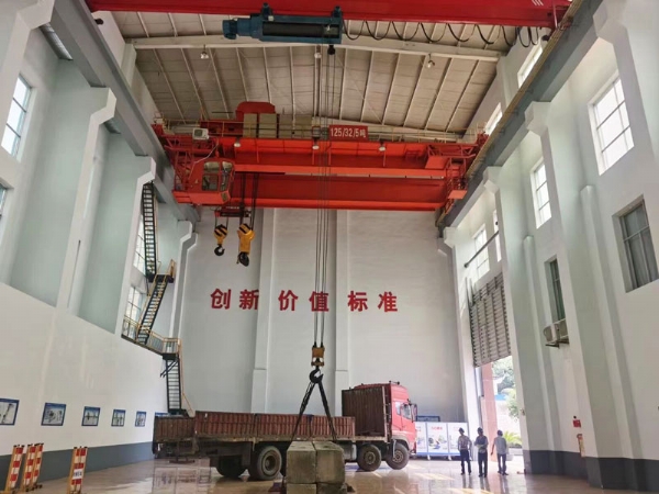 Double girder crane