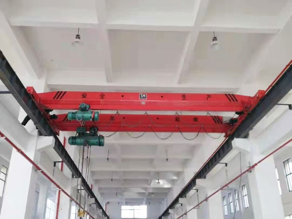 Single girder crane